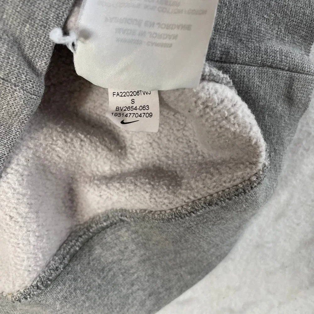 Nike Hoodie Mens Small‎ Gray Embroidered Logo Fleece Pullover BV2654-063 - Picture 7 of 7